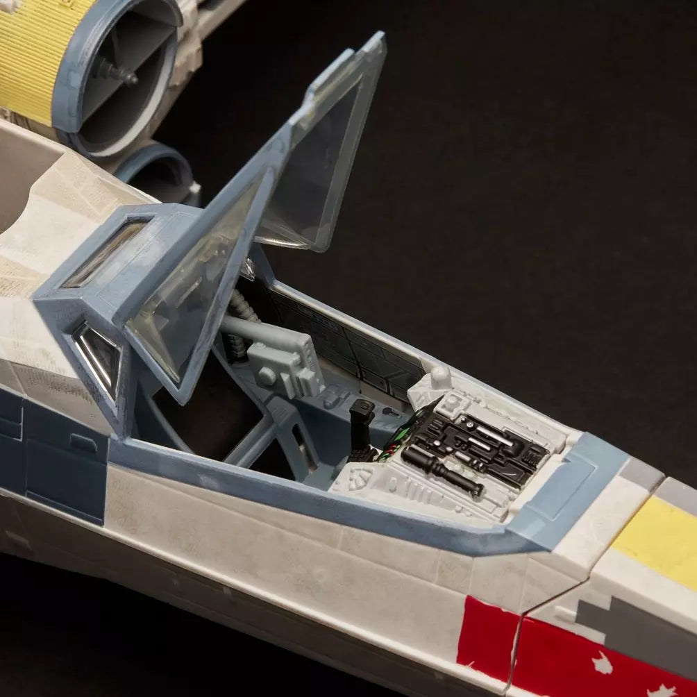 Star Wars: The Vintage Collection - Luke Skywalker’s (Red 5) X-Wing Fighter Vehicle (E6137)