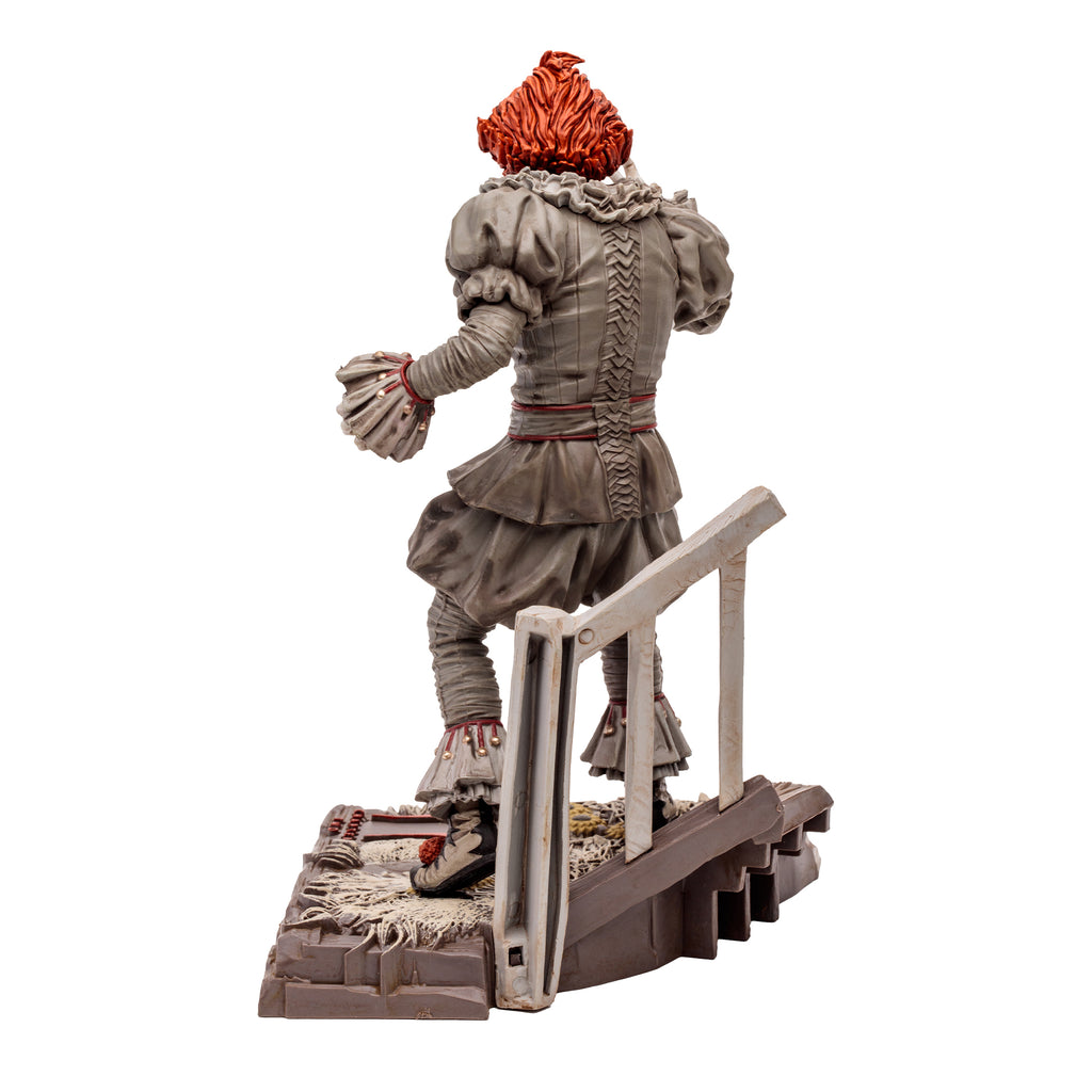Movie Maniacs WB 100 - Pennywise (IT Chapter Two) Limited Edition 6-Inch Posed Figure (14033)