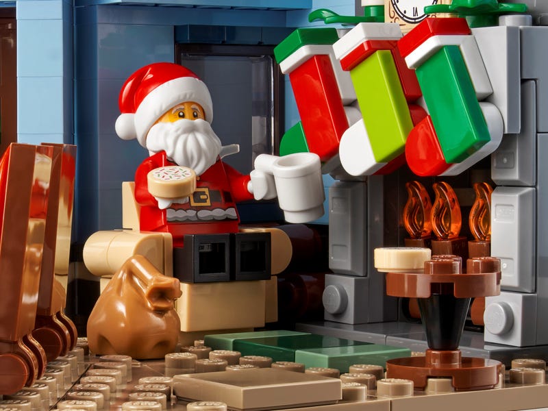 LEGO Creator Expert - Winter Village Collection - Santa\'s Visit Building Set (10293) LOW STOCK