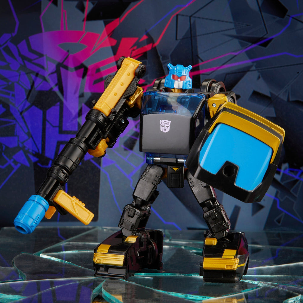Transformers Generations Shattered Glass Collection - Autobot Goldbug Exclusive Action Figure F2704
