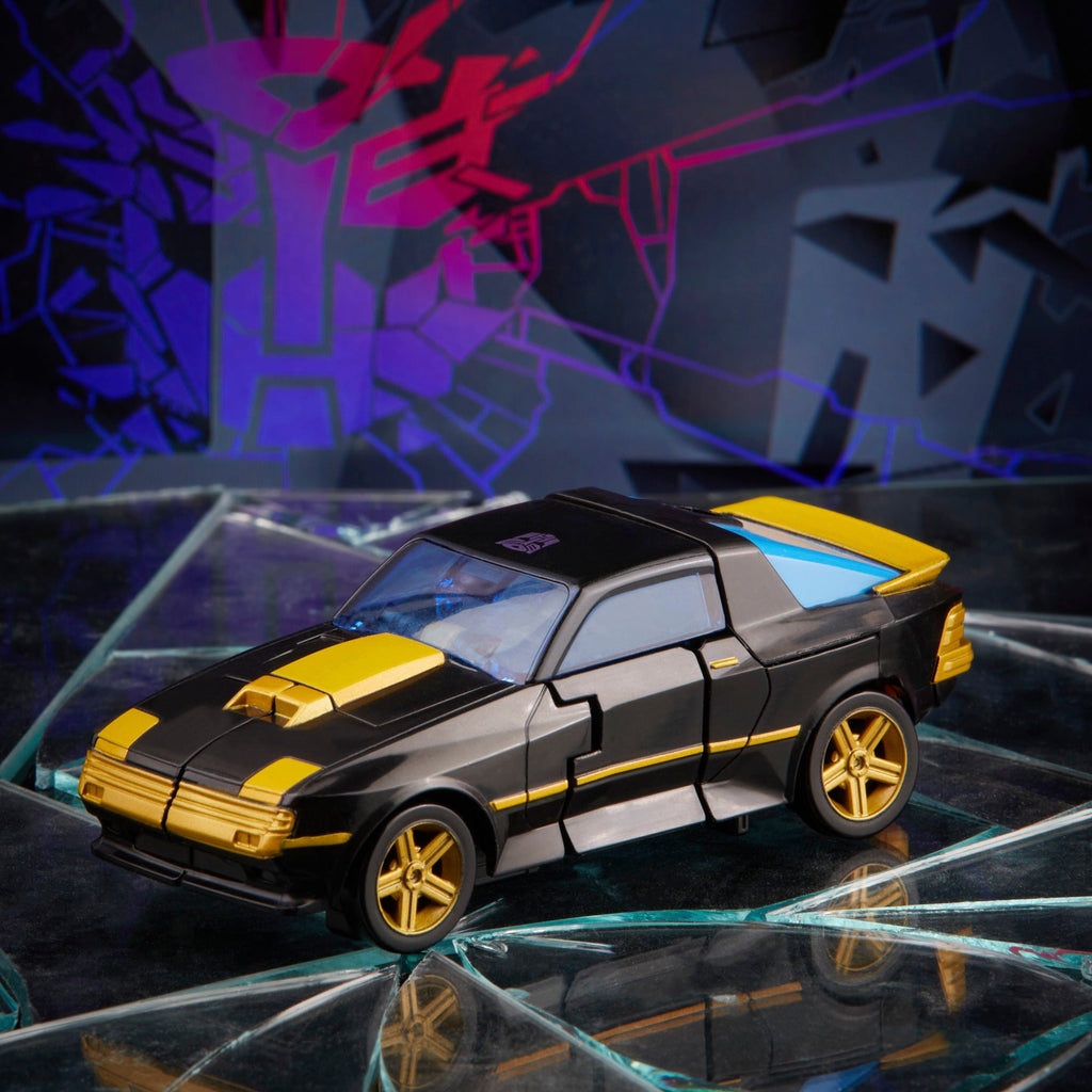 Transformers Generations Shattered Glass Collection - Autobot Goldbug Exclusive Action Figure F2704