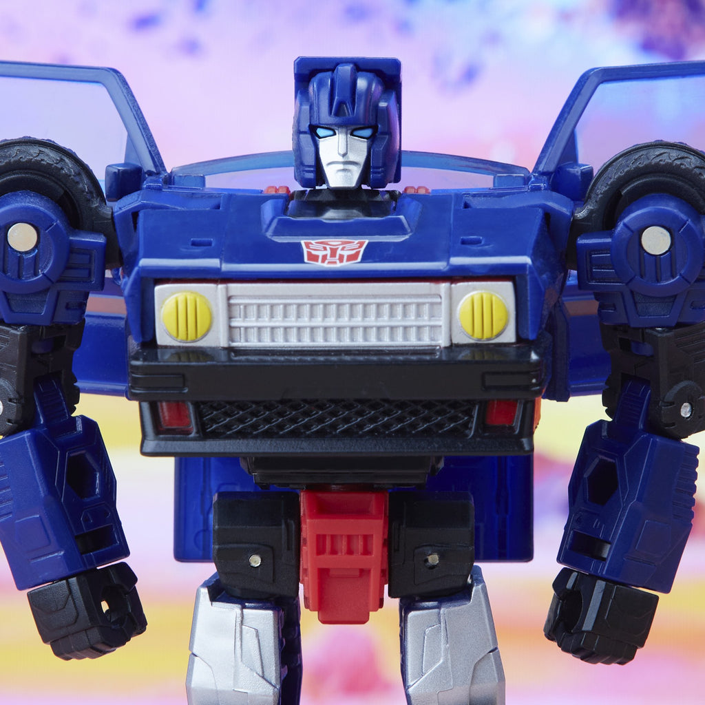 Transformers - Legacy - Deluxe Class Autobot Skids Action Figure (F3008)