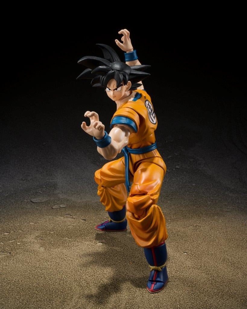  TAMASHII NATIONS Bandai S.H. Figuarts Goku Action Figure : Toys  & Games
